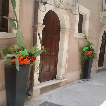 Al Tempio Di Apollo * Syrakusa