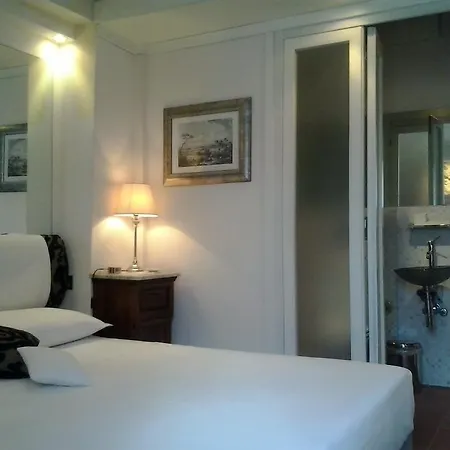 Al Tempio Di Apollo * Syrakusa