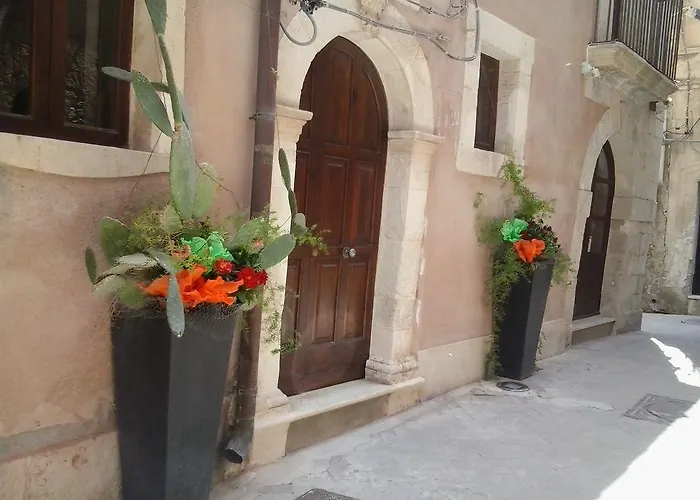 Al Tempio Di Apollo * Syracuse